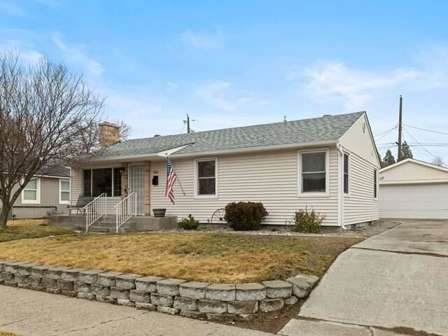 4608 N Royal Ct  Spokane WA 99205 photo