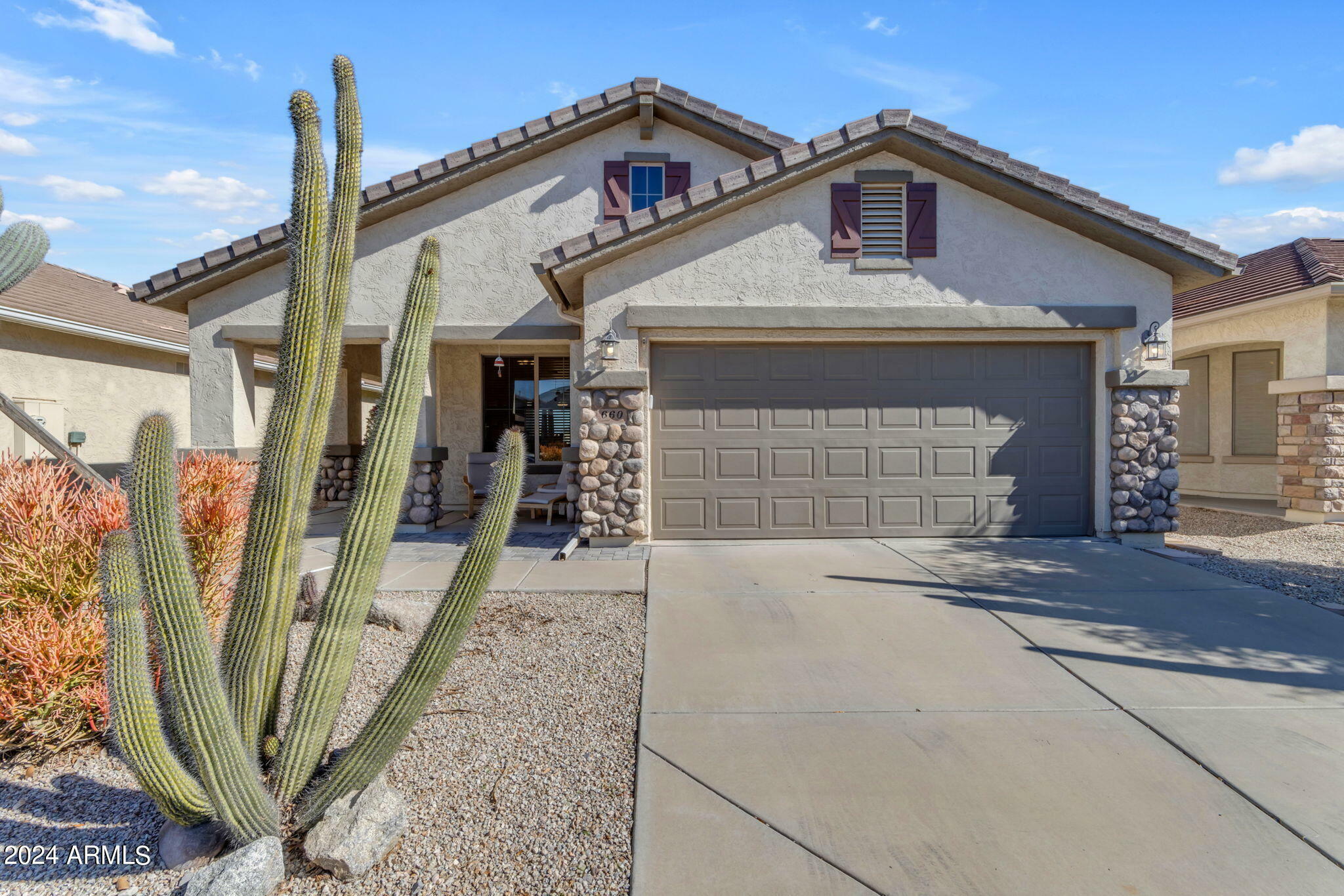 Property Photo:  660 W Twin Peaks Parkway  AZ 85143 