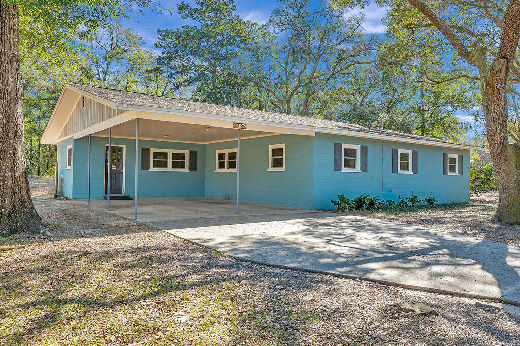 Property Photo: 126 Pamela Ann Drive FL 32547
