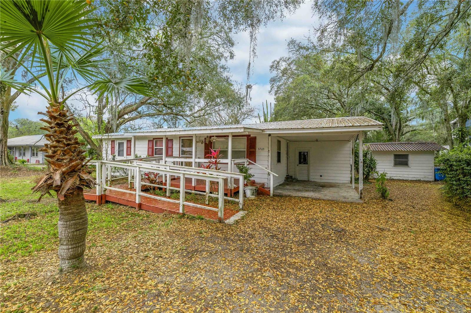 Property Photo:  3703 Pierce Harwell Loop  FL 33565 