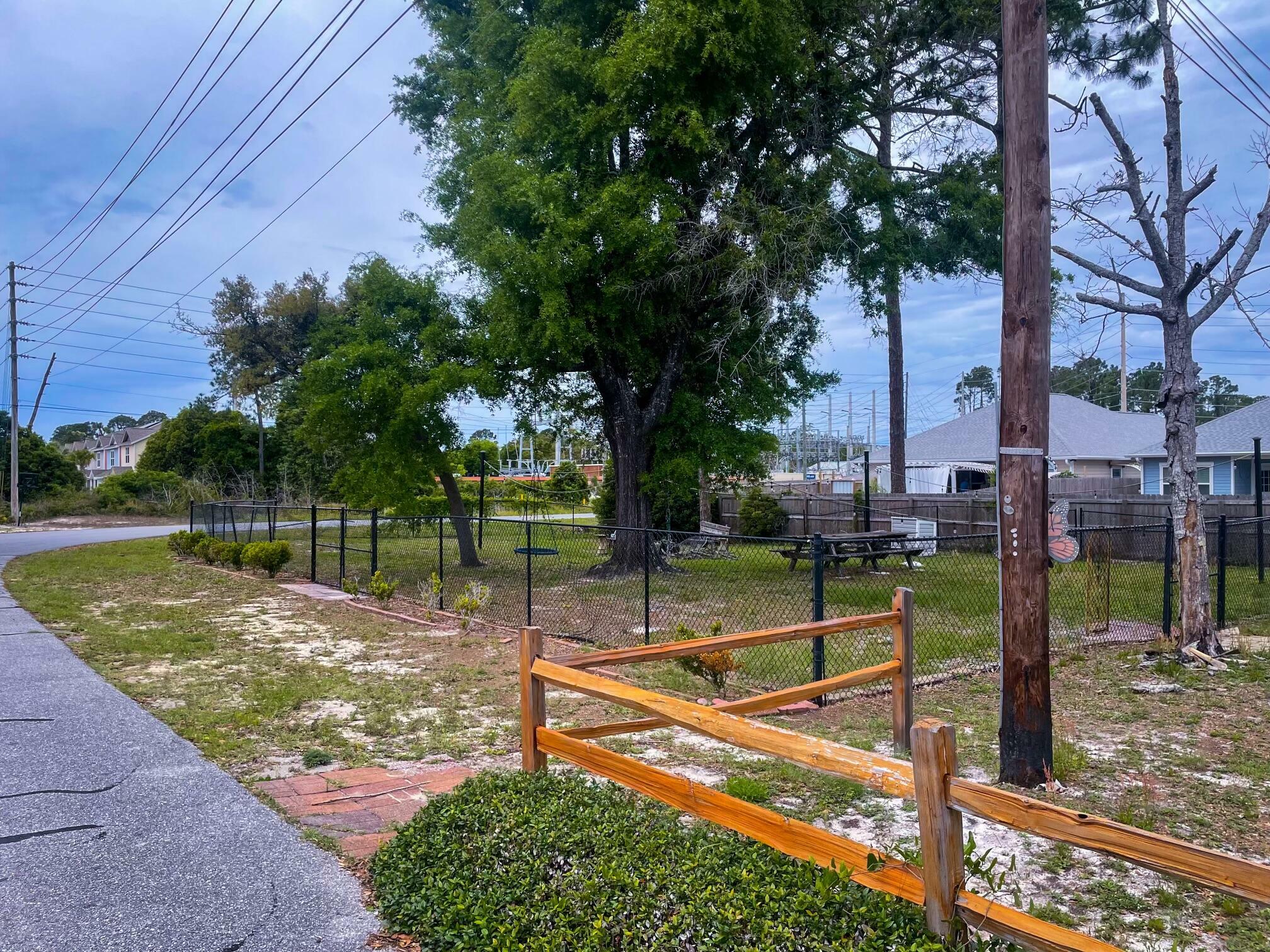 Property Photo:  Lot 8 Pine Drive  FL 32408 