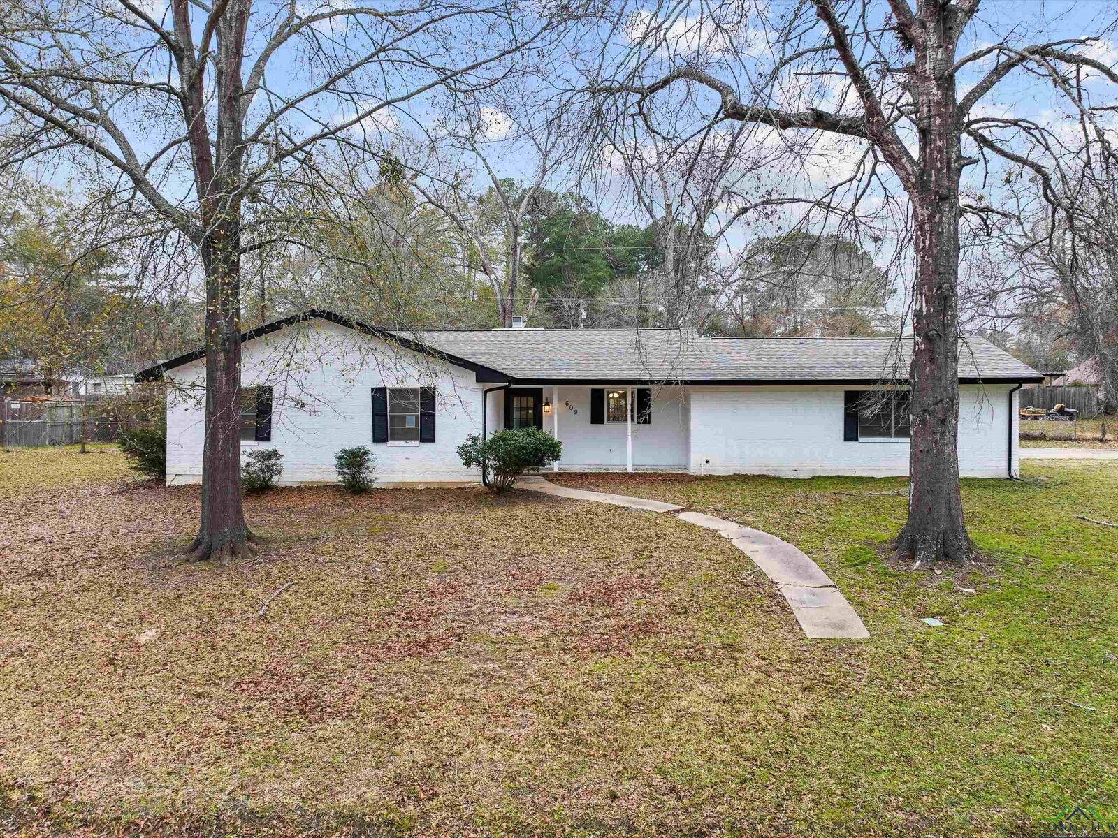 Property Photo: 609 Beverly Dr TX 75683