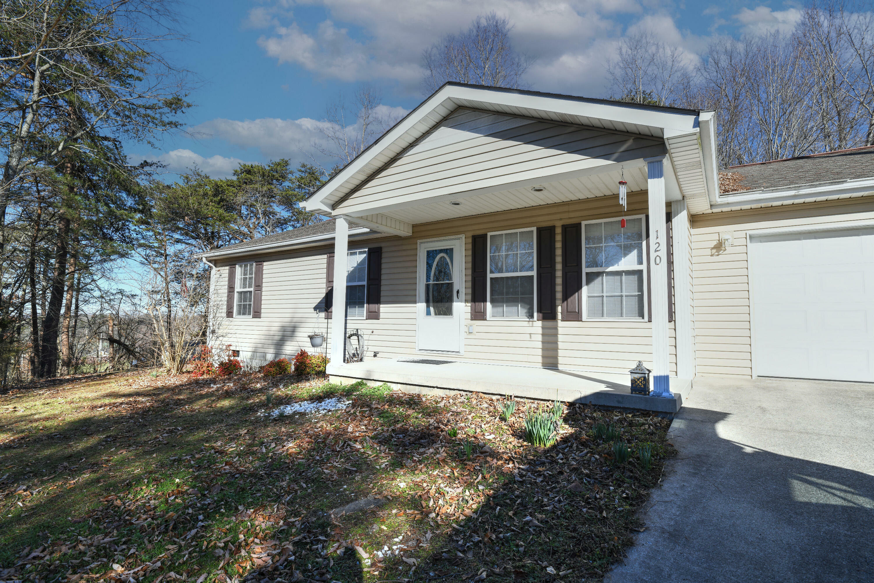 Property Photo:  120 Pay Lake Road  KY 40744 