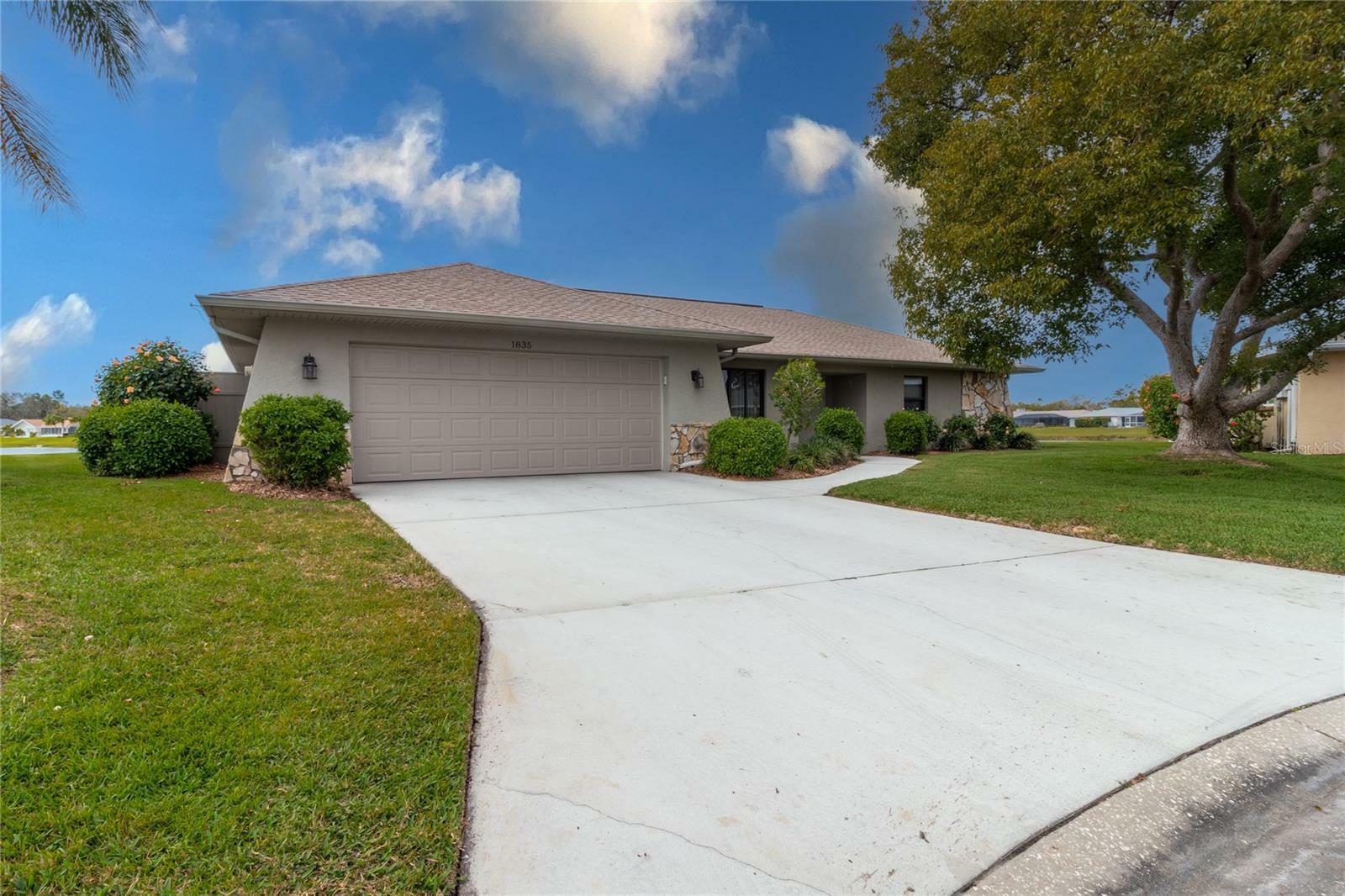 Property Photo:  1835 Ironwood Court  FL 34293 