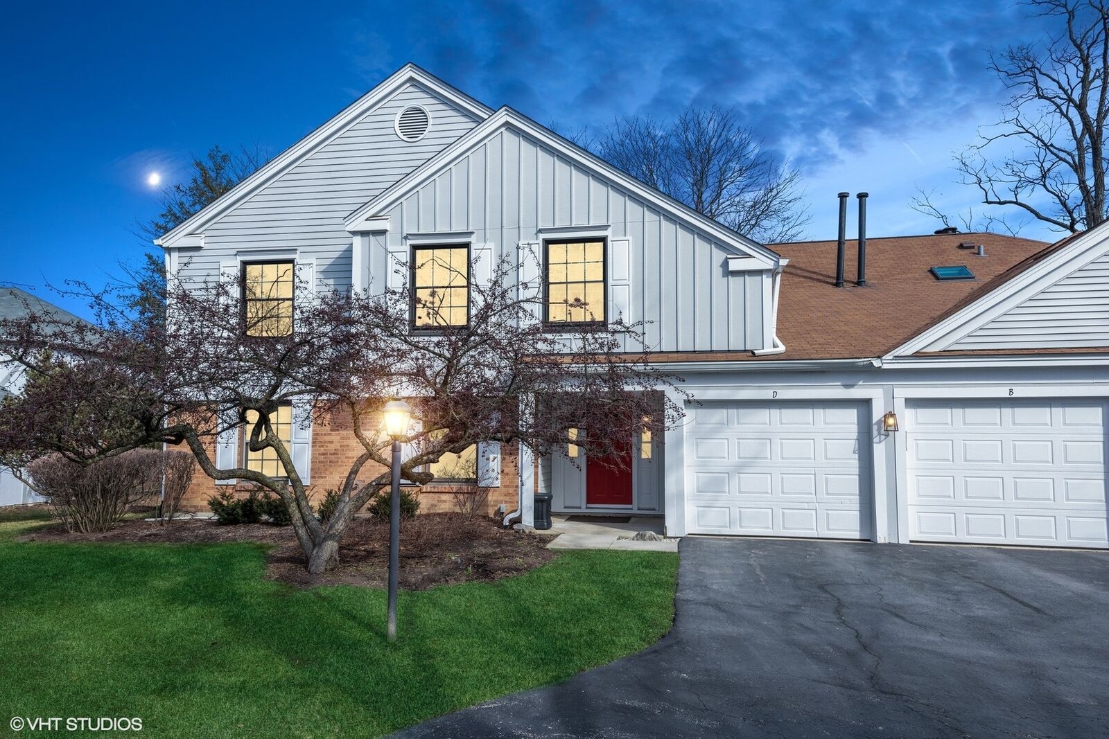 Property Photo: 1917 Ardmore Lane A IL 60189