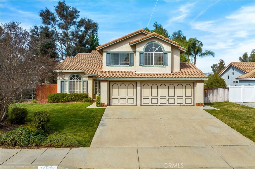 Property Photo:  39899 Ranchwood Drive  CA 92563 