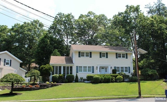 Property Photo:  678 Westview Court  NJ 07661 