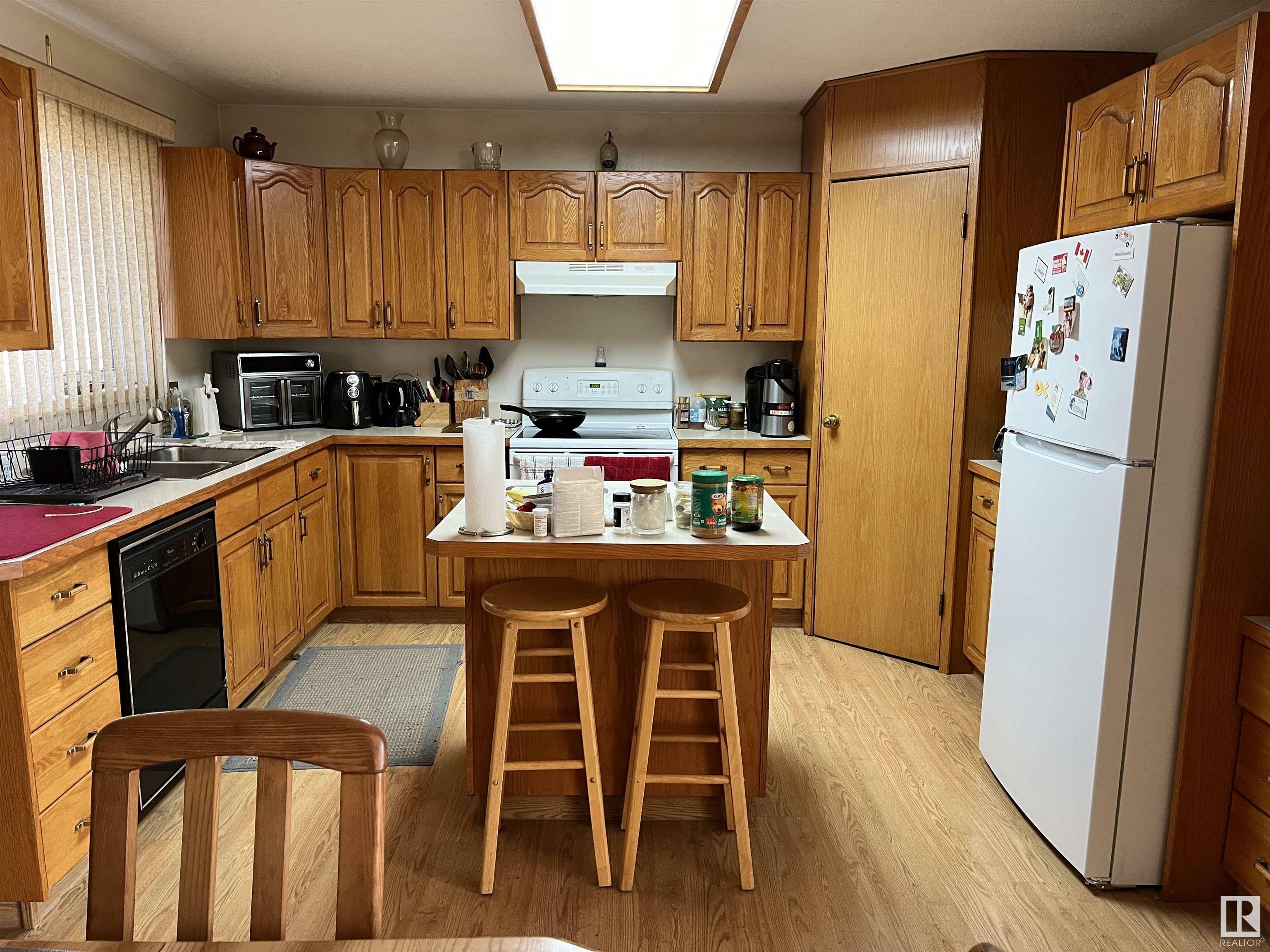 Property Photo:  4302 41 Street  AB T9N 1V9 