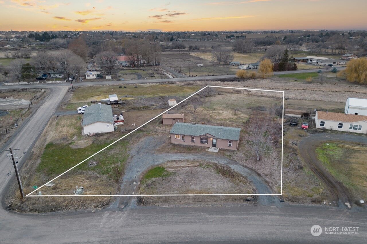 Property Photo:  4268 Rd. K.1 NE  WA 98837 