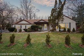 4510 W Maple Road  Bloomfield Twp MI 48301 photo