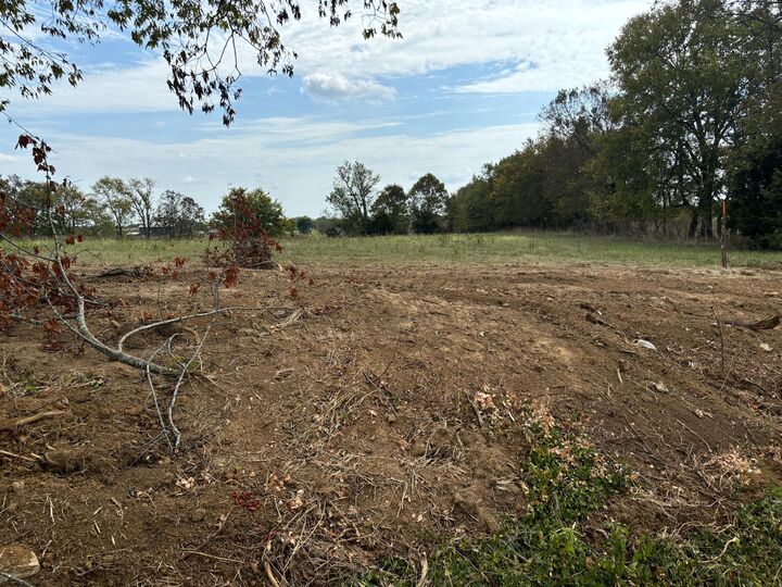 Property Photo: 4 Bohannon Road KY 40057