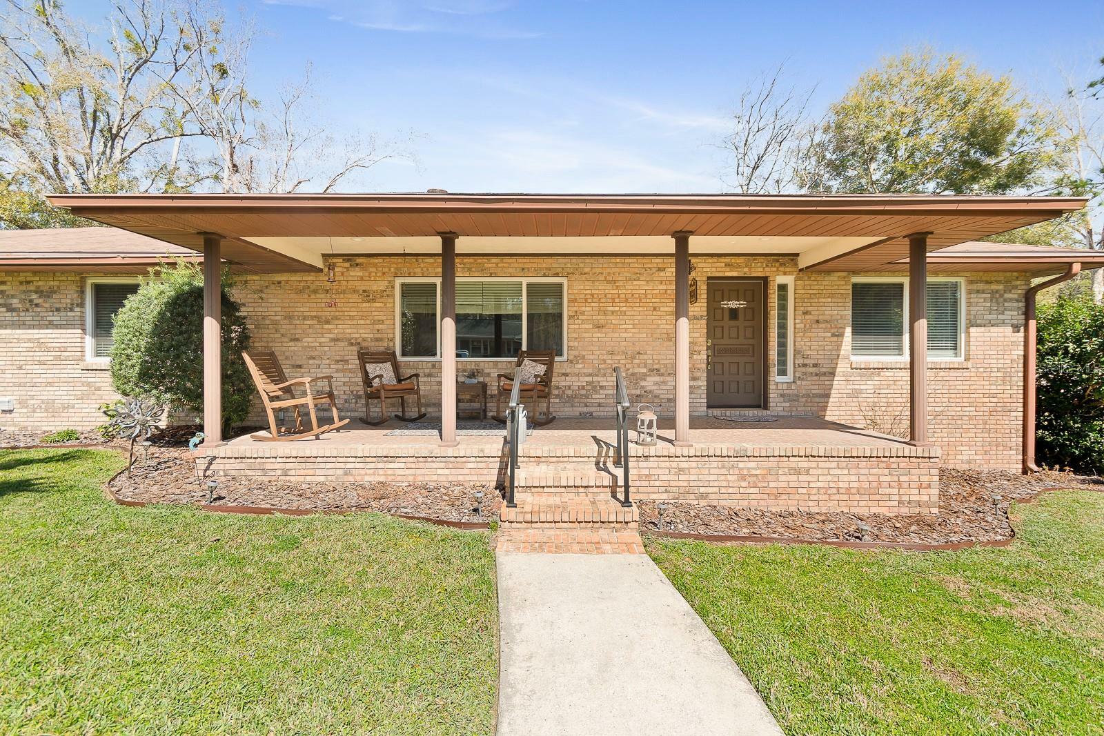 Property Photo: 24072 NW 188th Avenue FL 32643