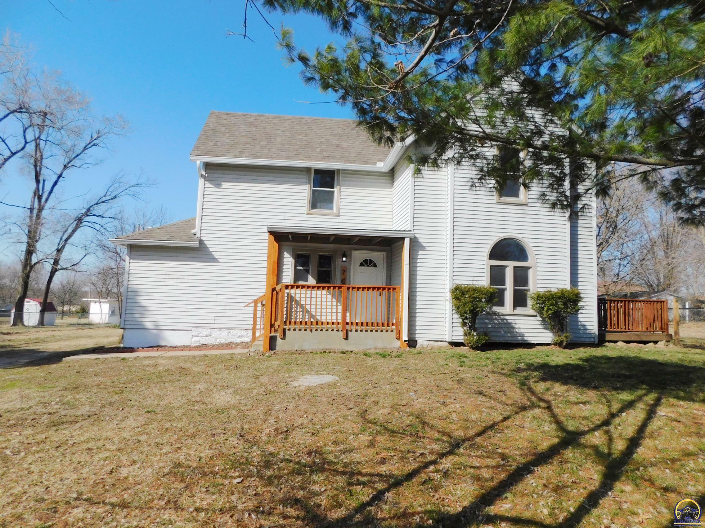 Property Photo:  700 N Washington St  KS 66402 