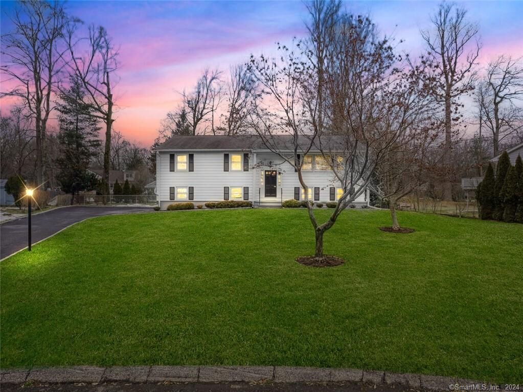 Property Photo:  11 Bonnybrook Trail  CT 06850 