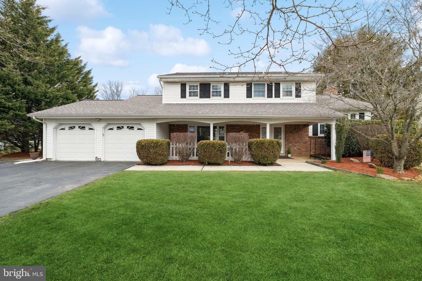 Property Photo:  11 Van Wyck Drive  NJ 08550 