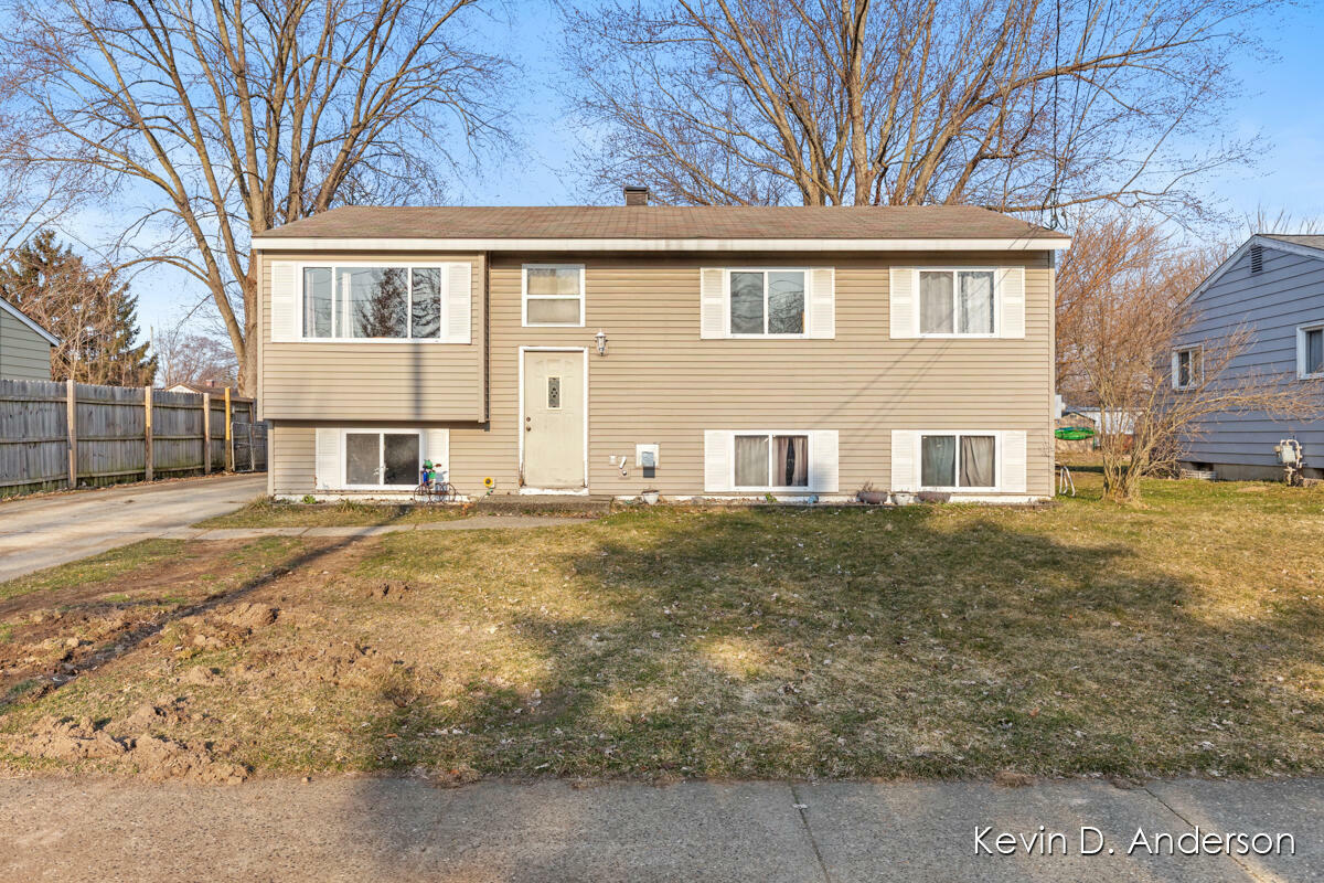 Property Photo:  216 Meadowlark Court  MI 49333 