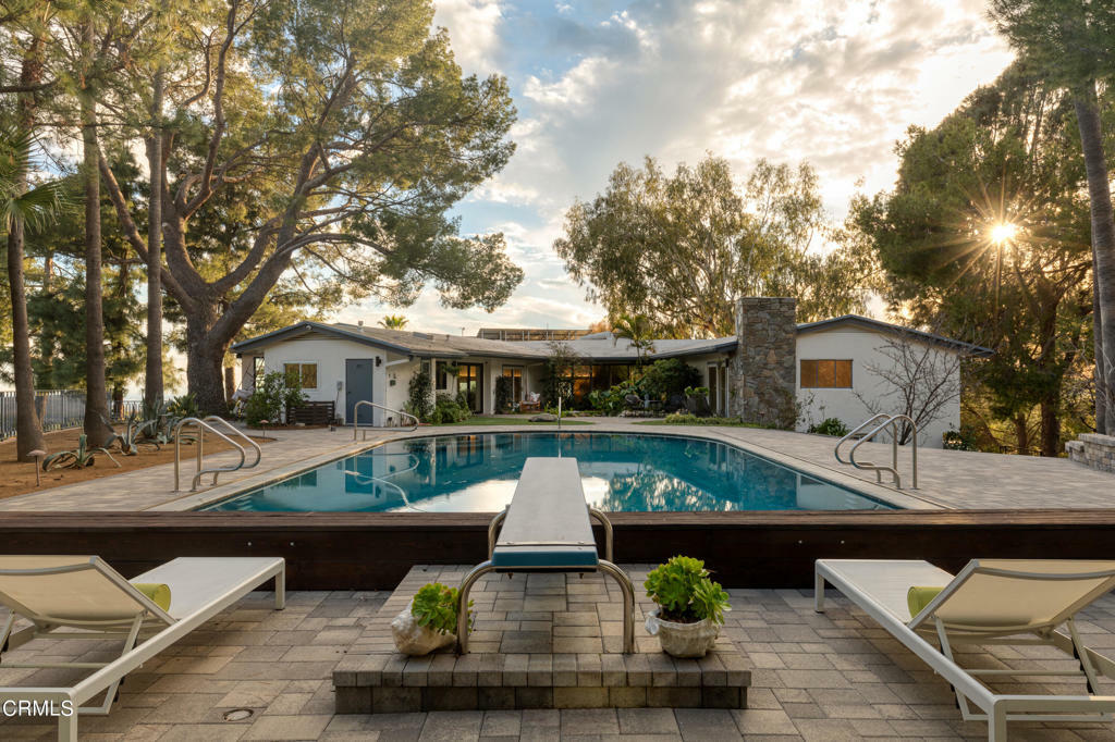 Property Photo: 1735 Woodglen Lane CA 91001