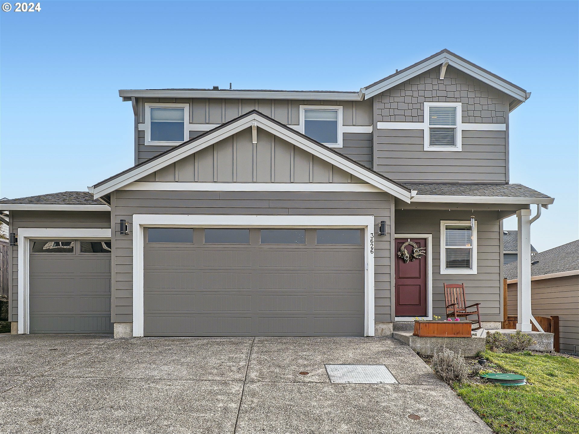 Property Photo:  3626 NE Mallard St  WA 98607 