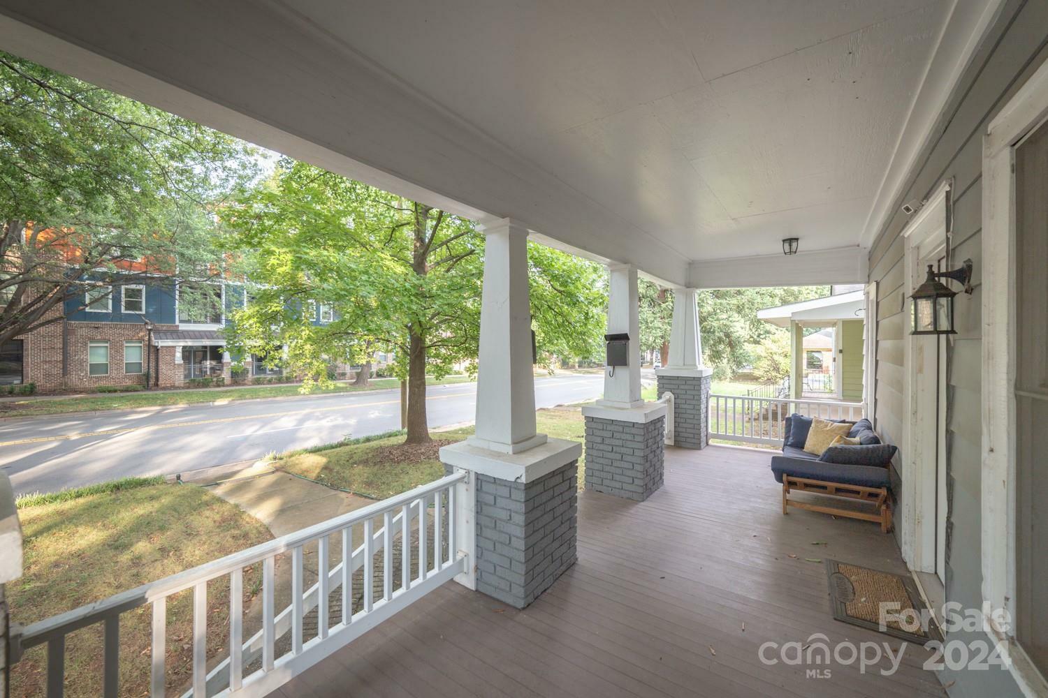 Property Photo:  2404-2406 E 7th Street  NC 28204 