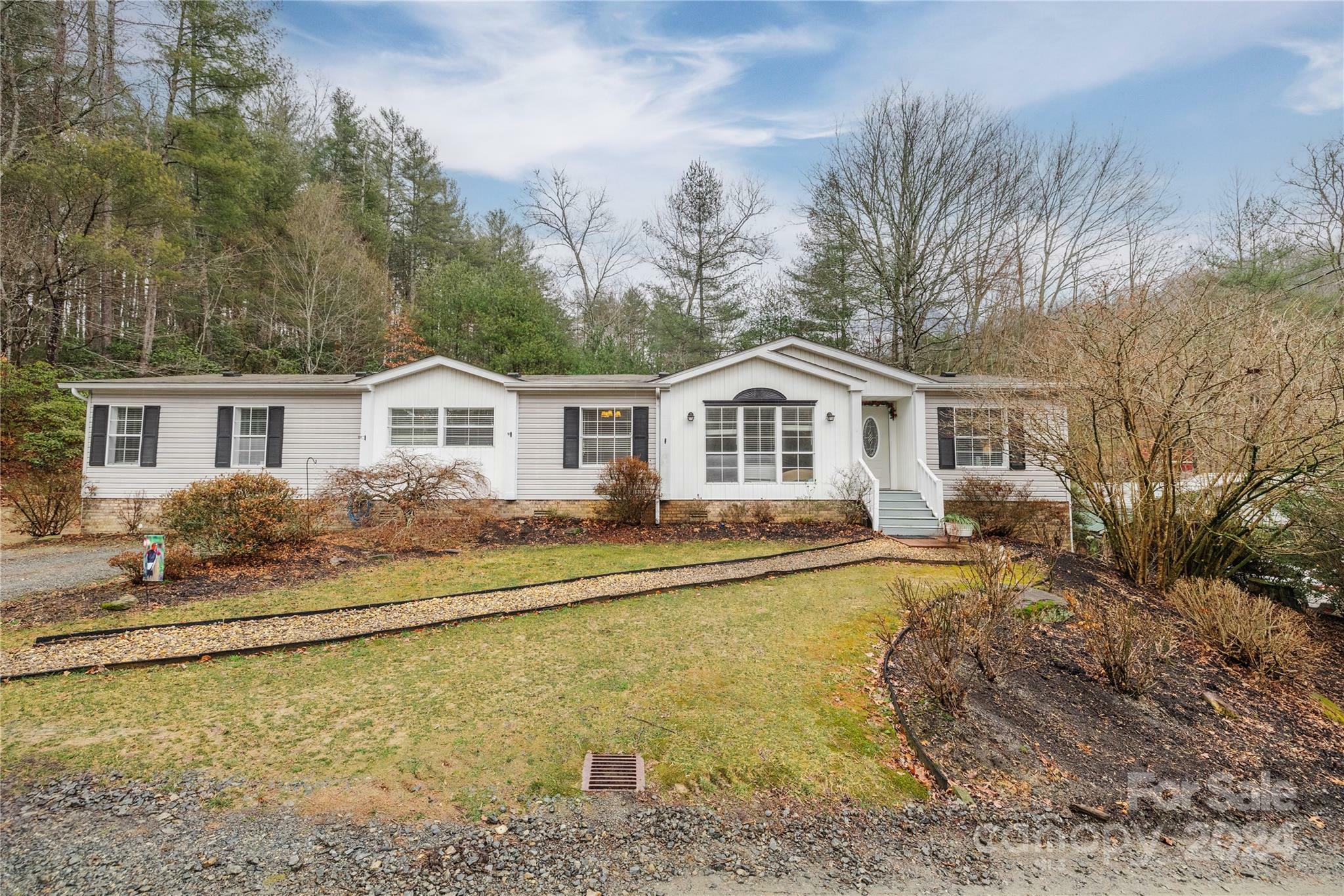 Property Photo:  273 Bye Leaf Cove Road  NC 28766 