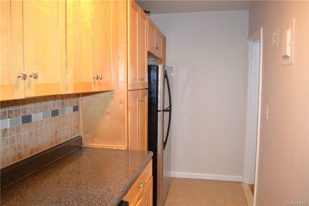 Property Photo:  821 Bronx River Road 6G  NY 10708 