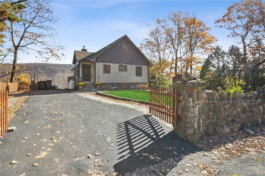 Property Photo:  40 Indian Trail N  NY 10925 