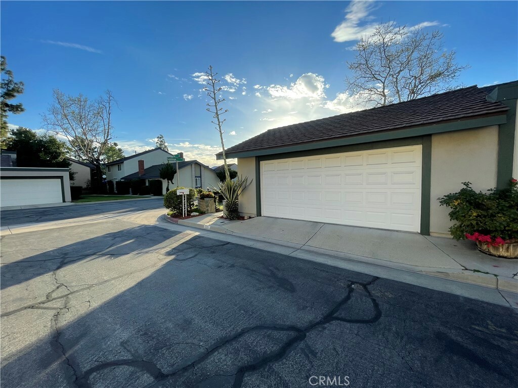 Property Photo:  231 Pala Circle  CA 92870 