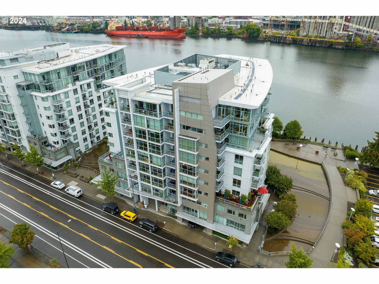 Property Photo: 1260 NW Naito Pkwy 308 OR 97209