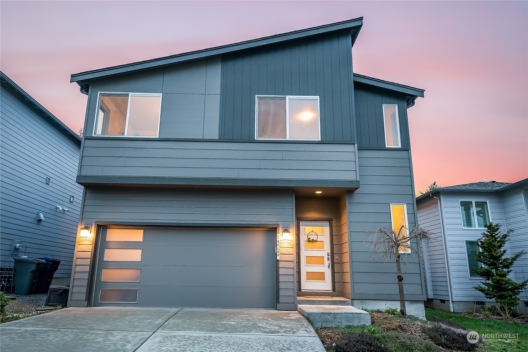 Property Photo: 14524 37th Avenue W WA 98087