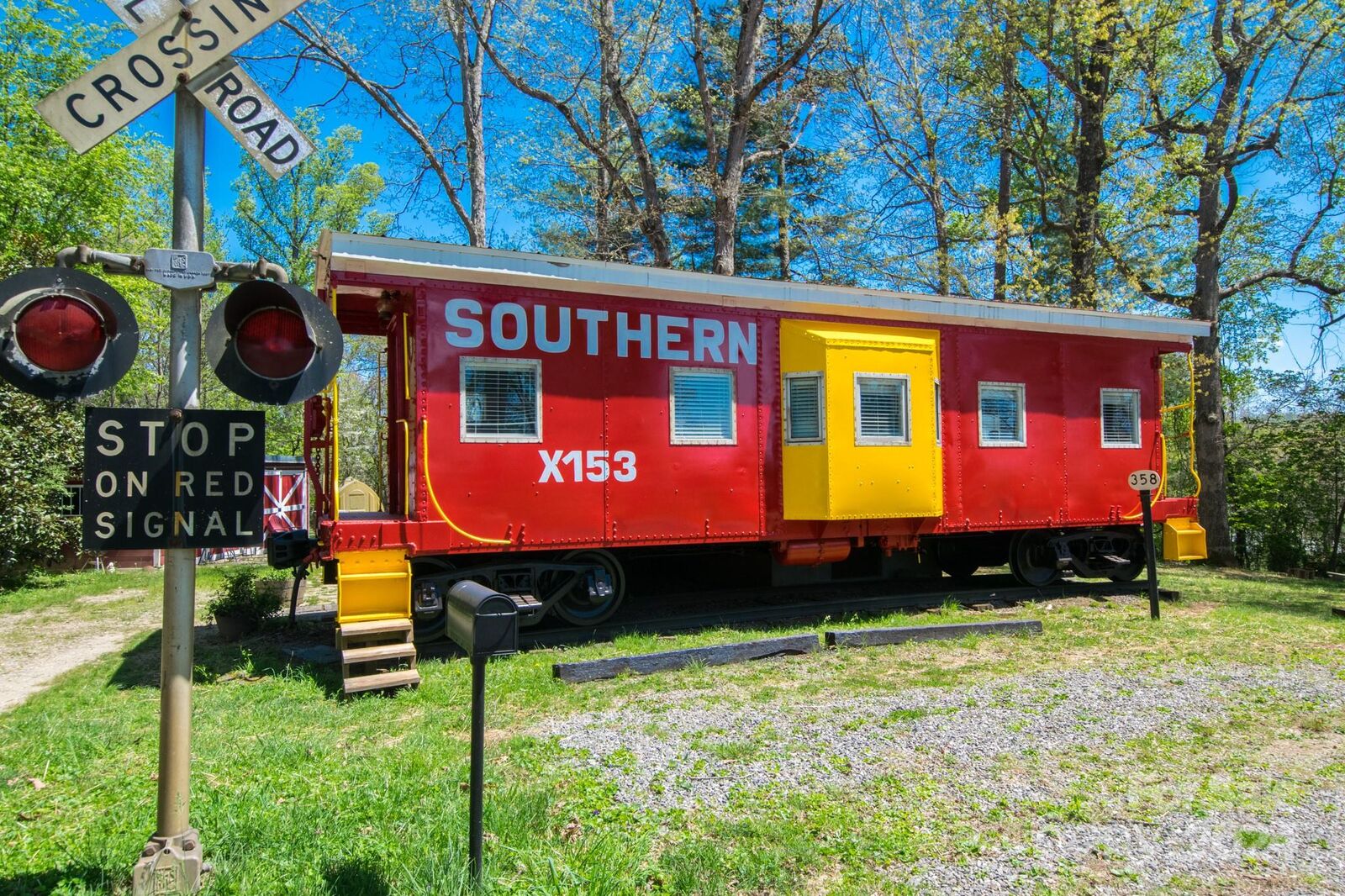 Property Photo: 121 Cozy Rose Lane NC 28715