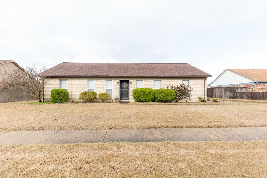 Property Photo:  1004 Clement Road  AR 72301 