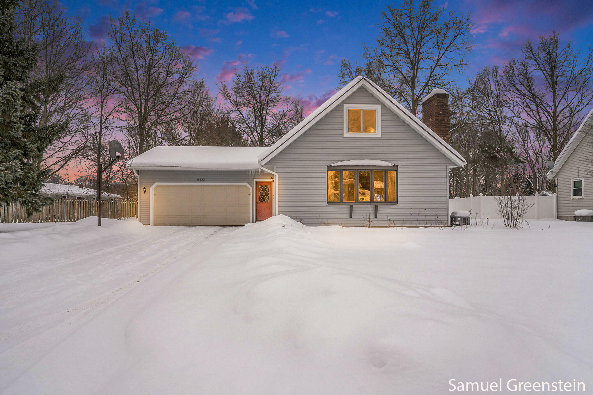 Property Photo:  14232 Sunview Drive  MI 49424 