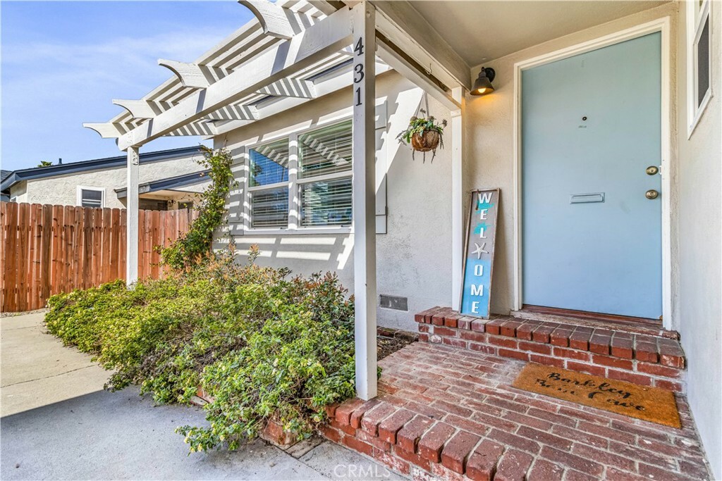 Property Photo:  431 E Barkley Avenue  CA 92867 