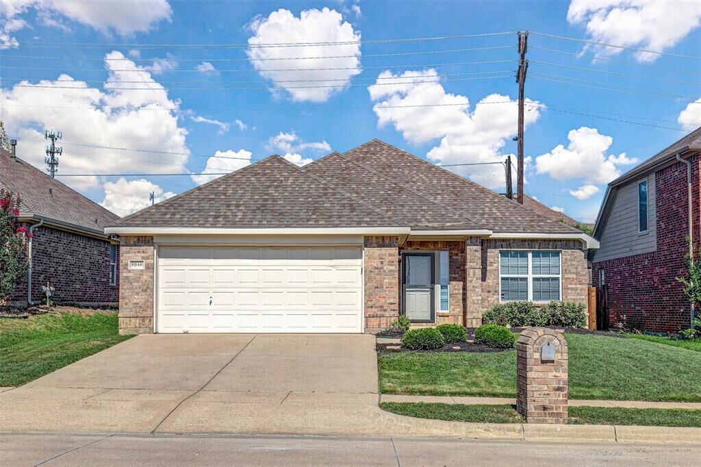 Property Photo:  9948 Sourwood Drive  TX 76244 