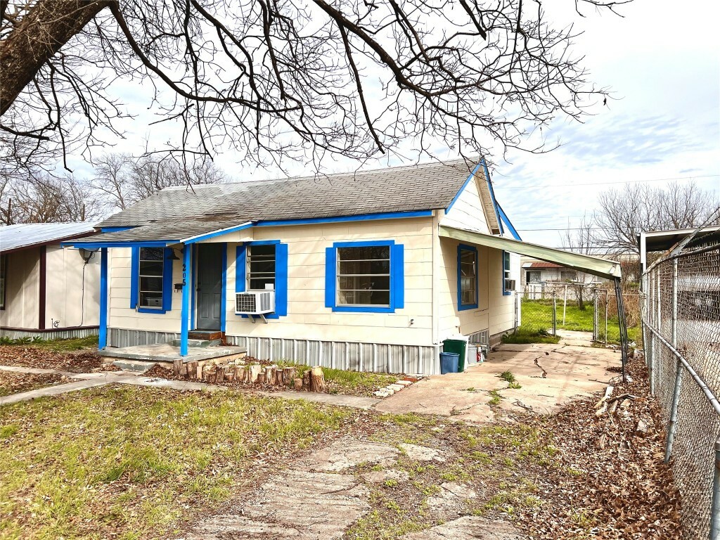 Property Photo:  205 N 21st Street  TX 76504 