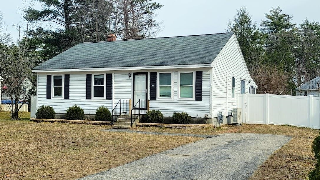 Property Photo:  4 Wedgewood Drive  NH 03301 