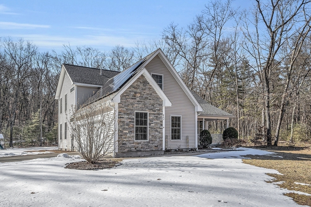 Property Photo:  862 Reservoir Rd  MA 01462 