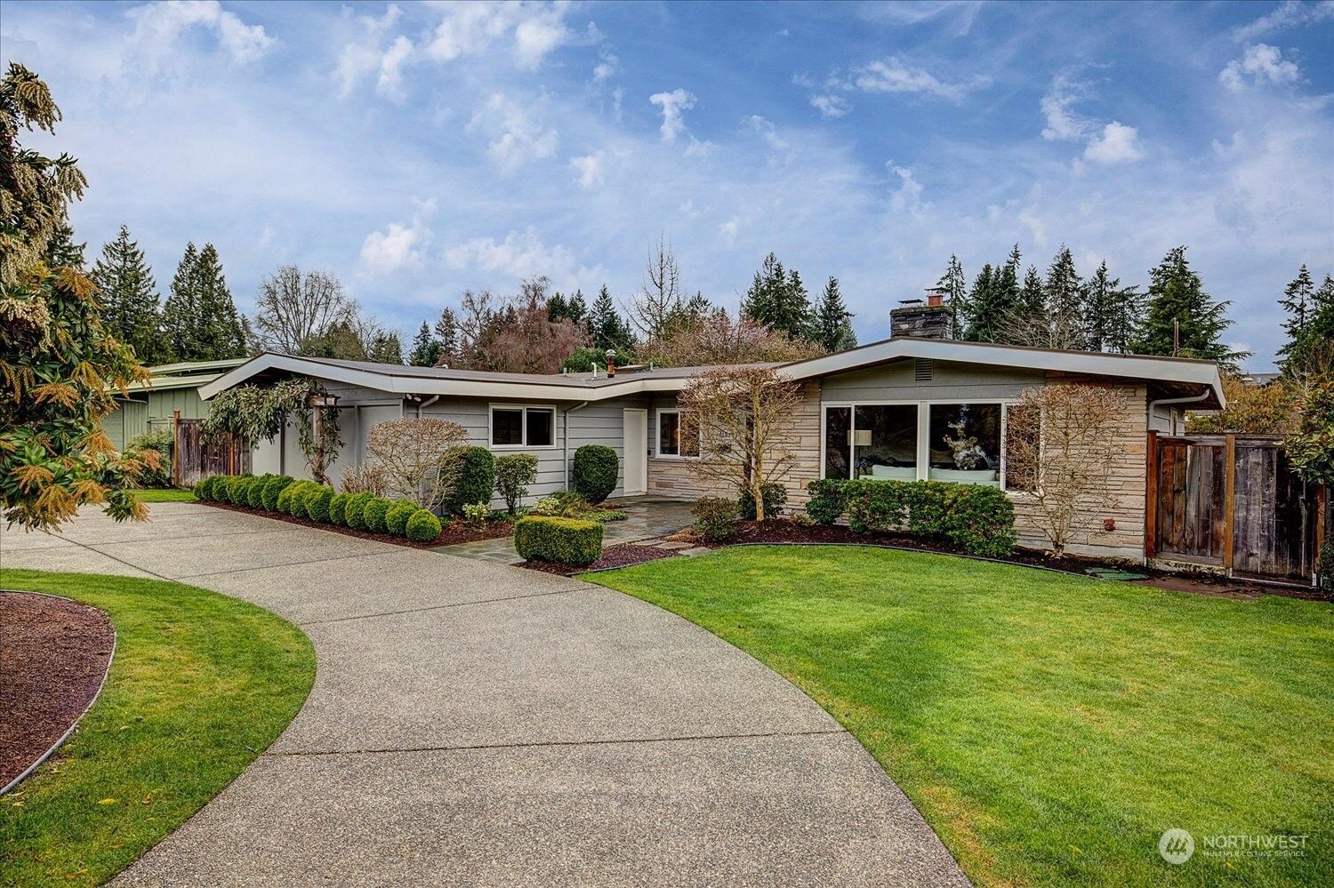 Property Photo: 4131 94th Avenue SE WA 98040