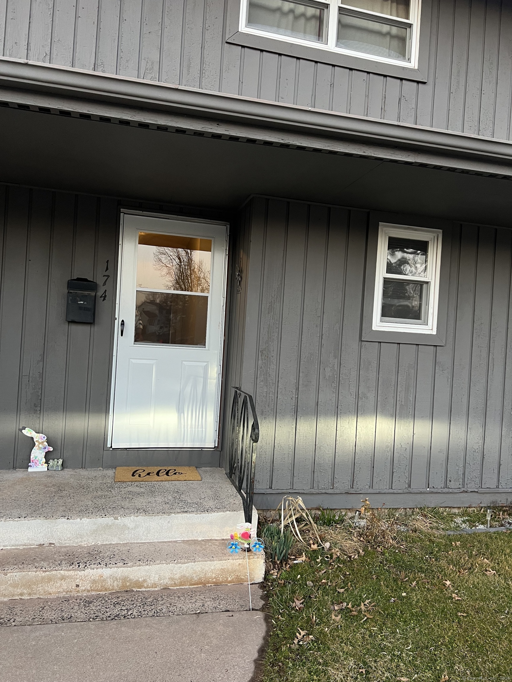 Property Photo: 174 Williamstown Court 174 CT 06111