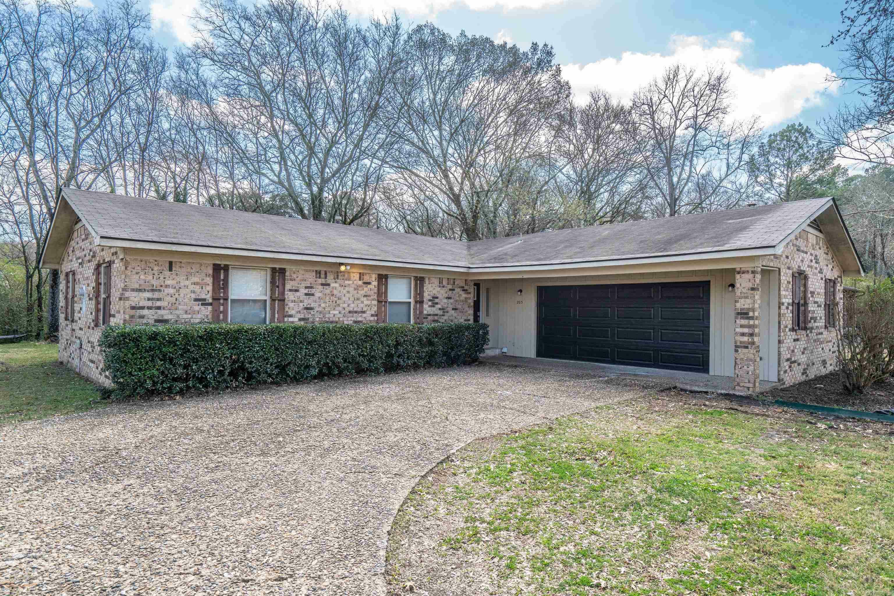 Property Photo:  203 Millbranch Court  AR 71901 