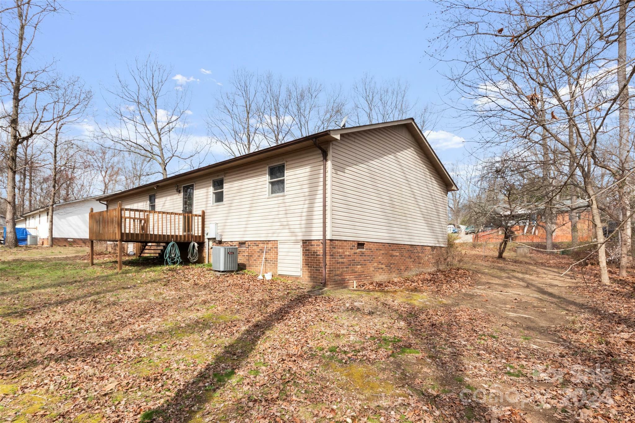 Property Photo:  1302 Hickory Nut Lane  NC 28092 