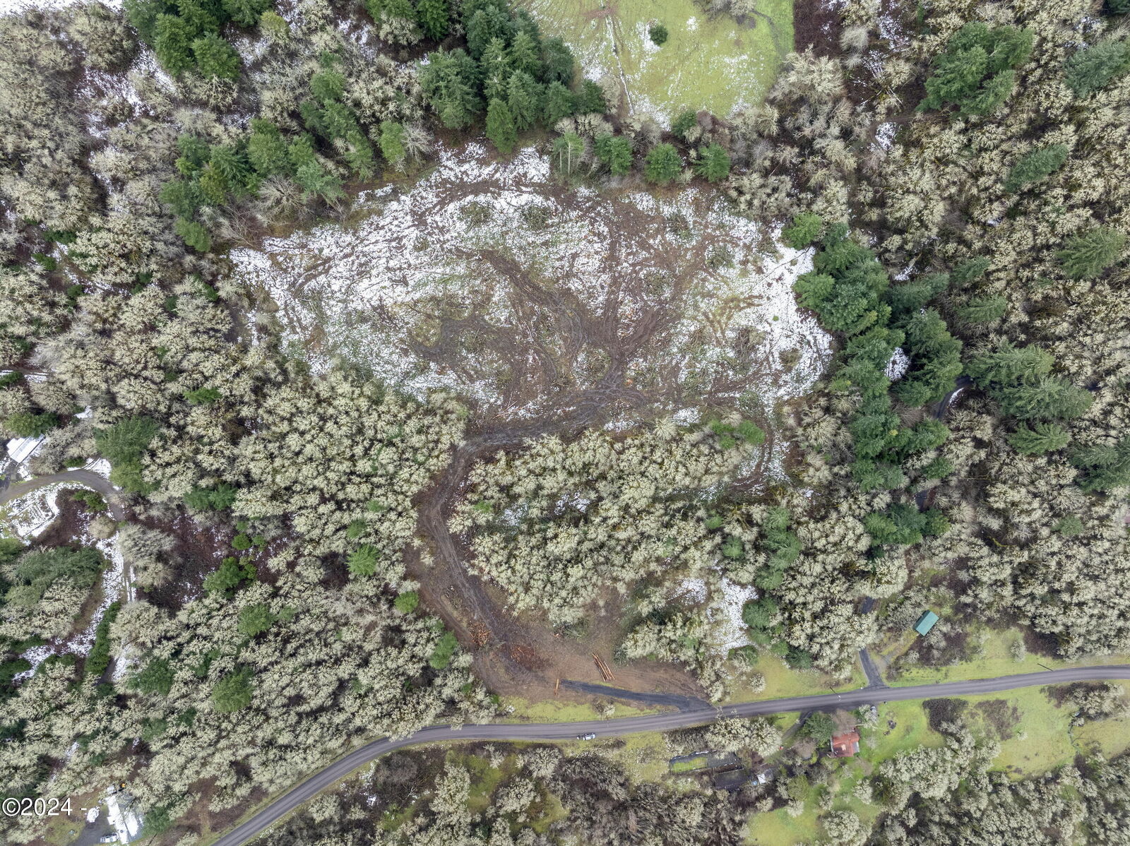 Property Photo:  T/L 647116/215458  OR 97378 