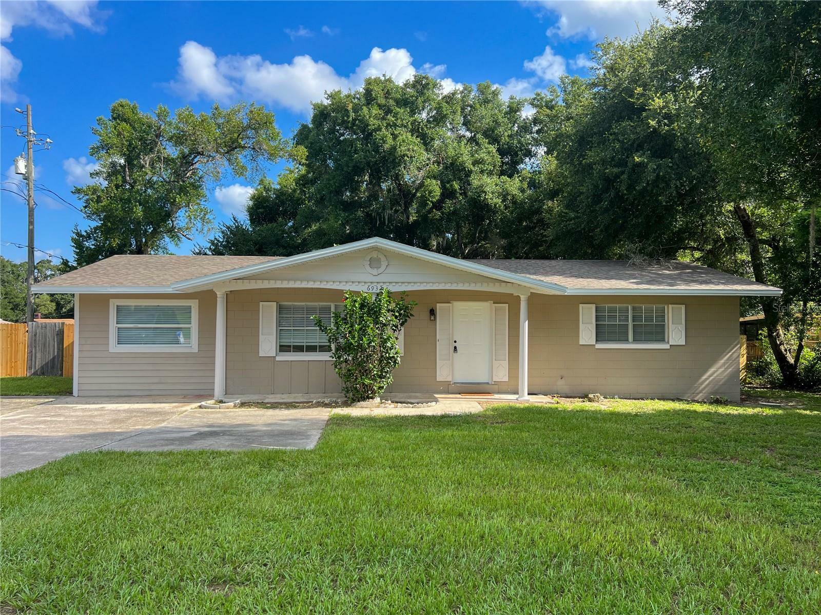 Property Photo:  6932 Fern Circle  FL 34748 