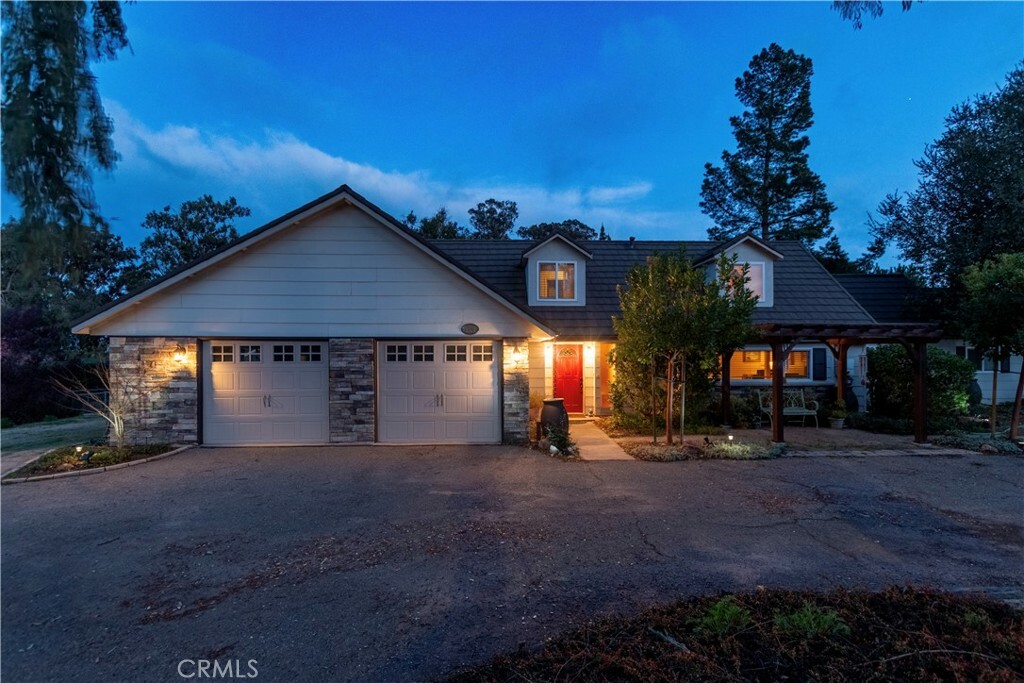 Property Photo:  2376 Glacier Lane  CA 93455 