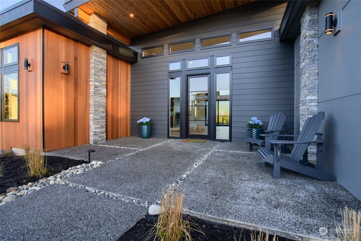 Property Photo:  3944 Rockridge Parkway  WA 98221 