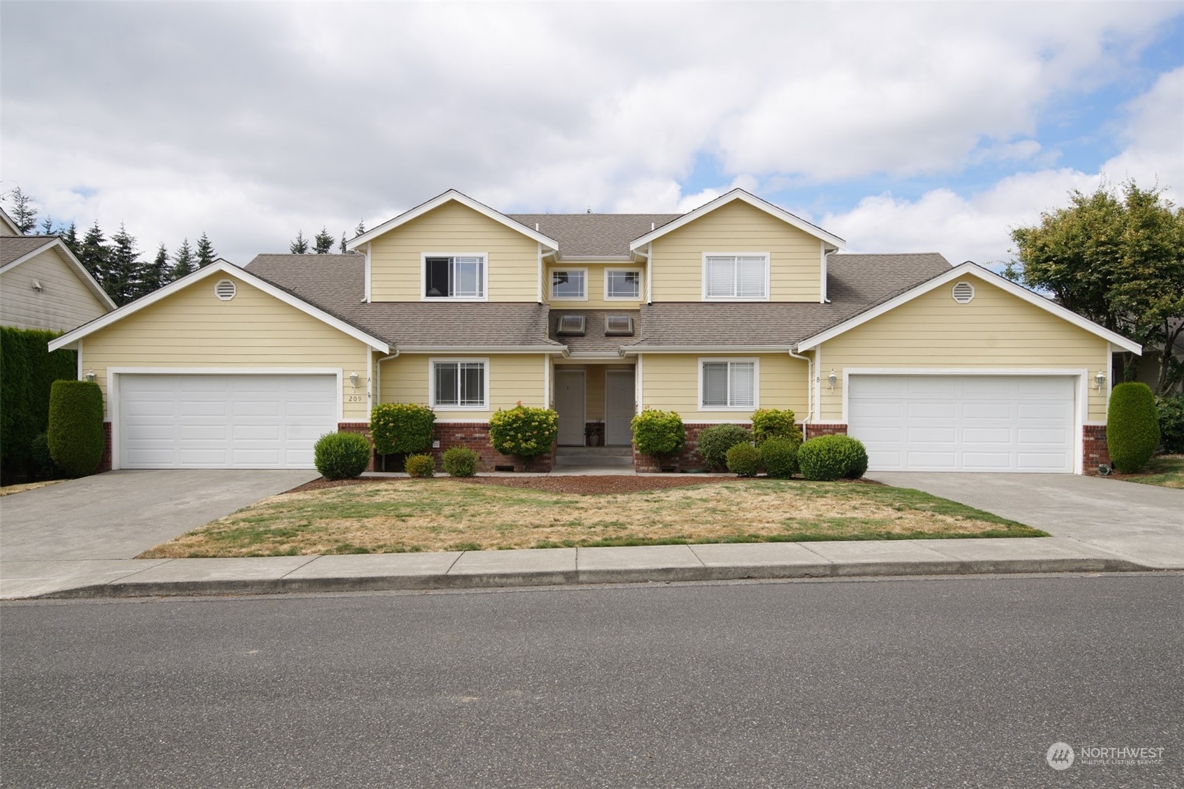 Property Photo:  209 Vine Way  WA 98264 