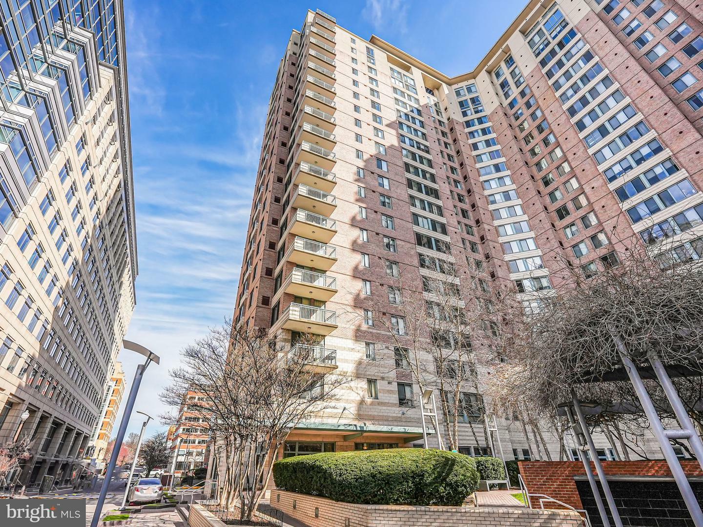 Property Photo: 851 N Glebe Road 514 VA 22203