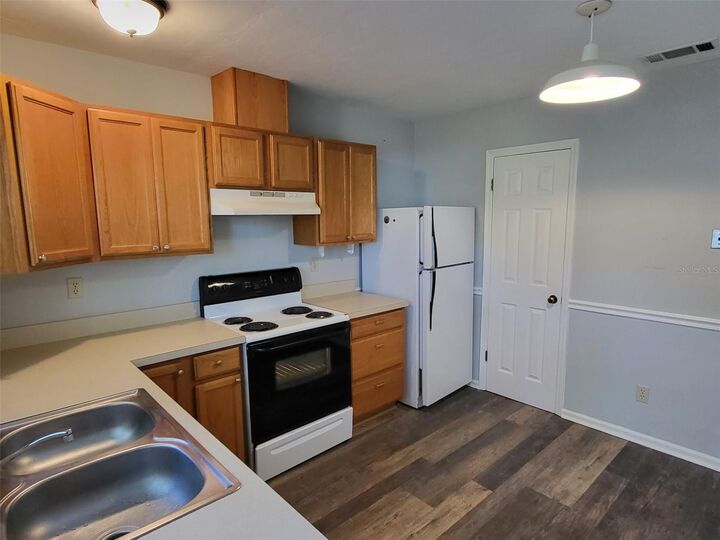 Property Photo: 3727 SW 28th Terrace 2 FL 32608