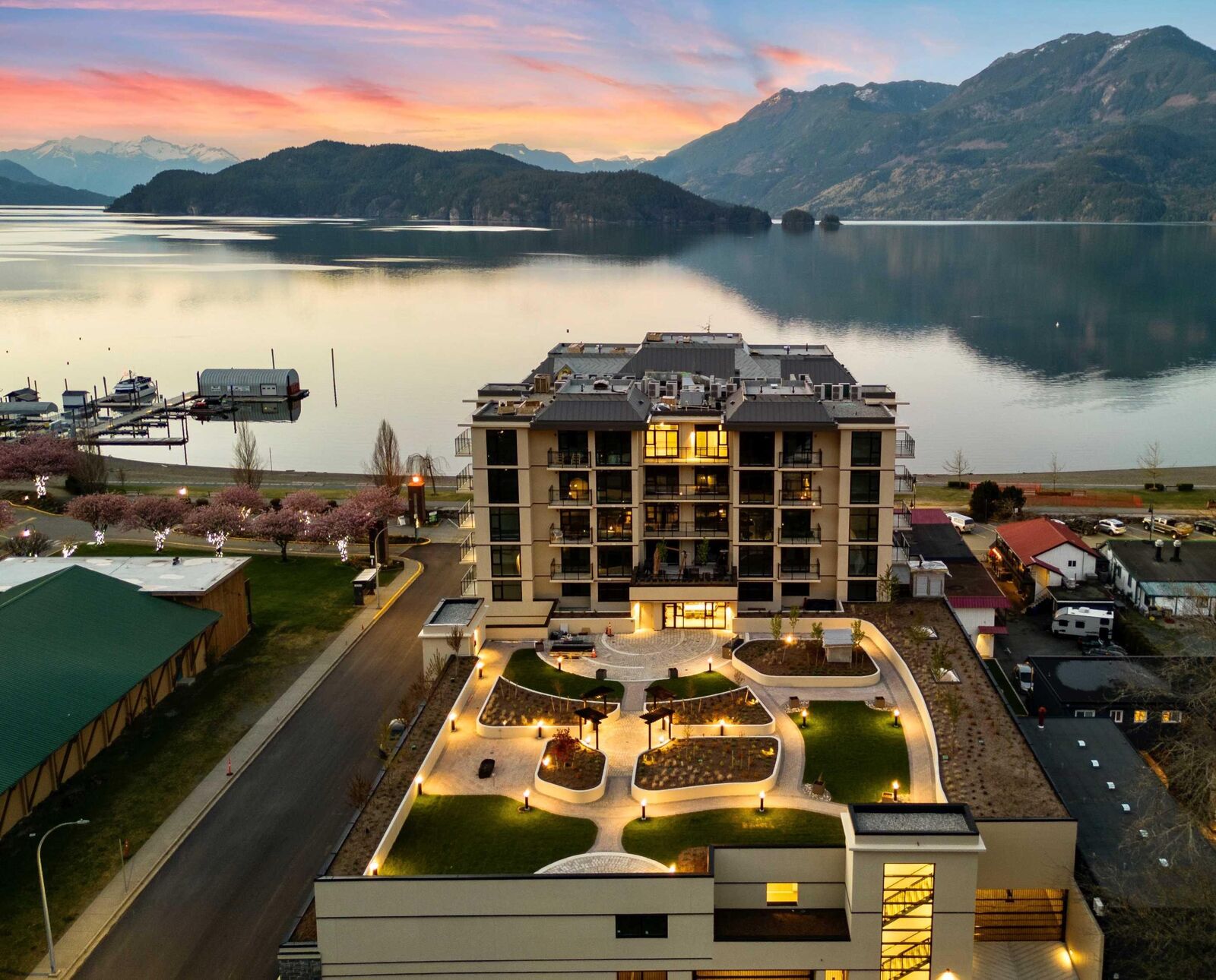 Property Photo:  120 Esplanade Avenue 205  BC V0M 1K0 