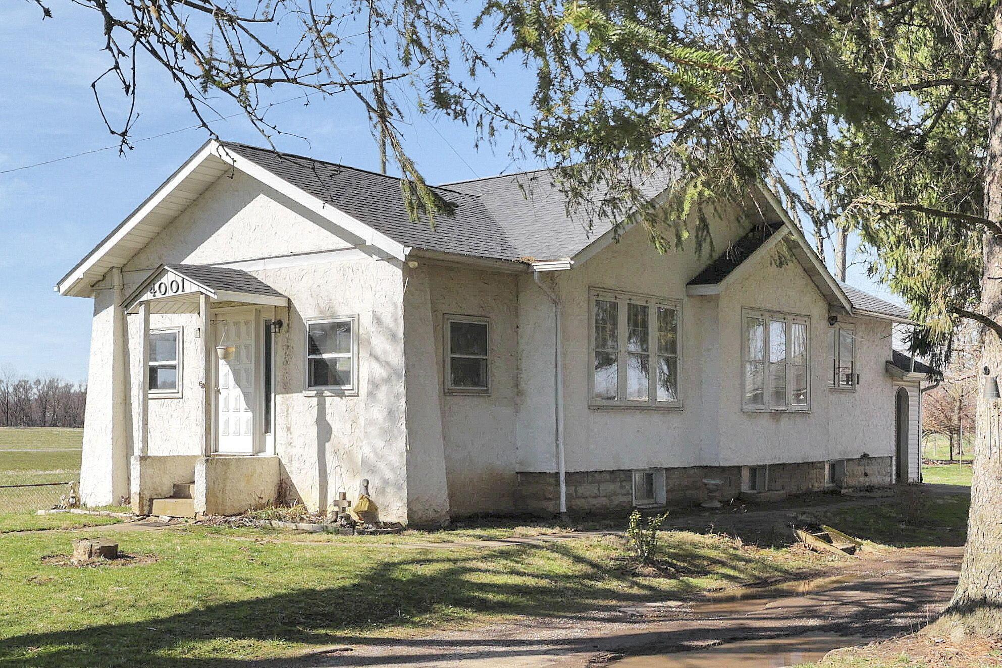 Property Photo: 4001 National SE Road OH 43025